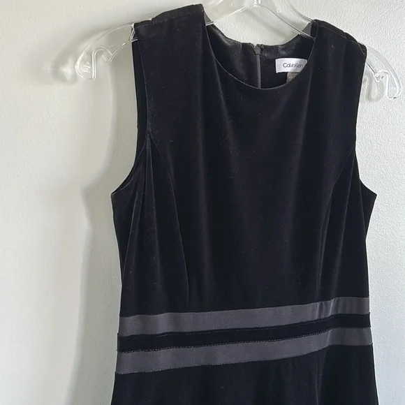 Calvin Klein, Black Velvet Dress, Size 4 - Picture 4 of 8